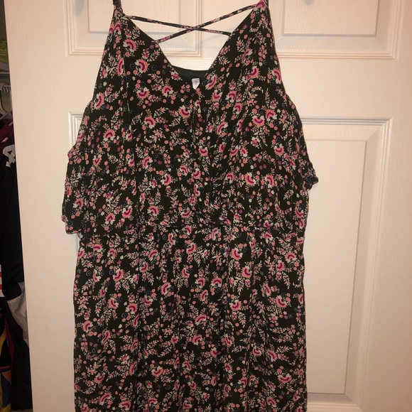 Clothing - Picture 4 of 8